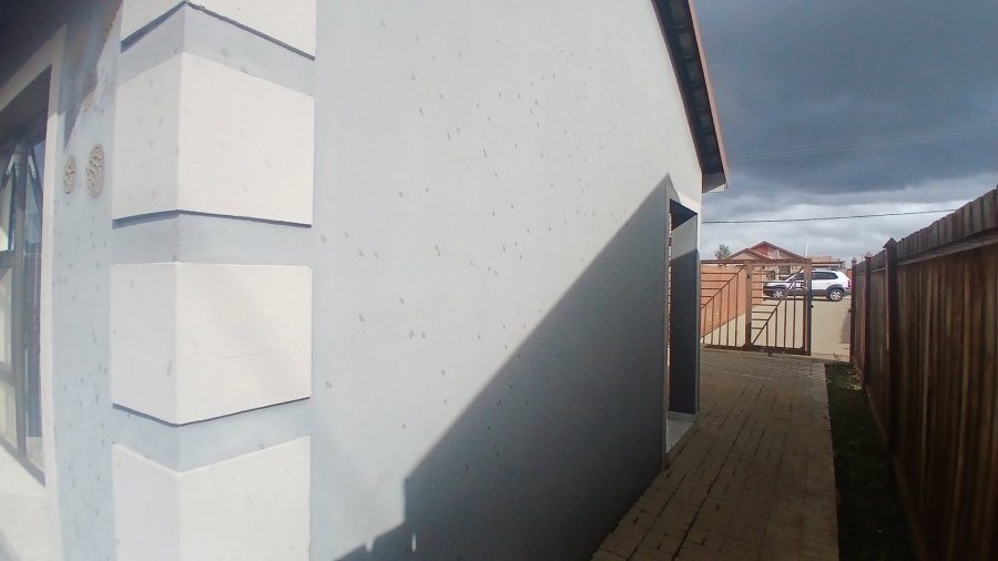 To Let 3 Bedroom Property for Rent in Mandela View Free State